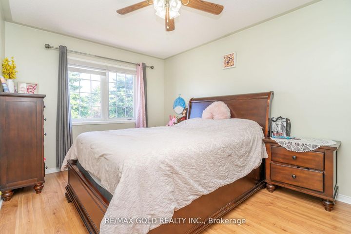 Photo 18 at 32 Rubysilver Drive, Vales of Castlemore, Brampton
