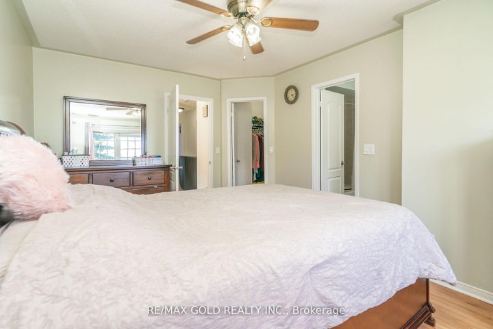 Photo 19 at 32 Rubysilver Drive, Vales of Castlemore, Brampton