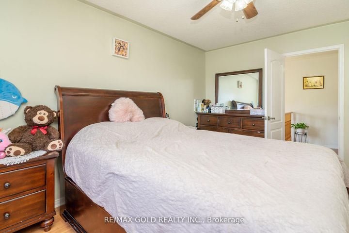 Photo 20 at 32 Rubysilver Drive, Vales of Castlemore, Brampton