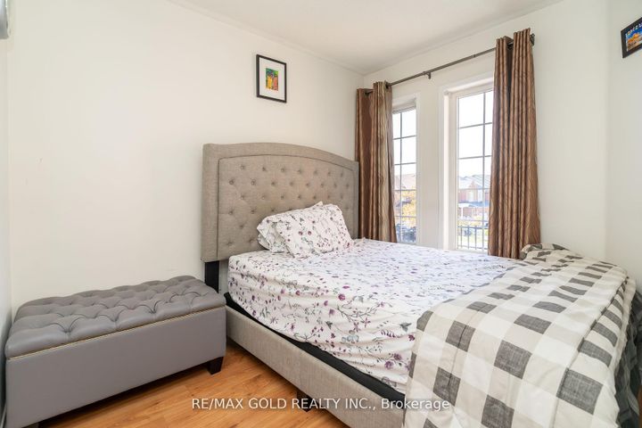 Photo 25 at 32 Rubysilver Drive, Vales of Castlemore, Brampton