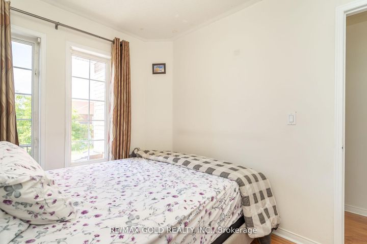 Photo 26 at 32 Rubysilver Drive, Vales of Castlemore, Brampton