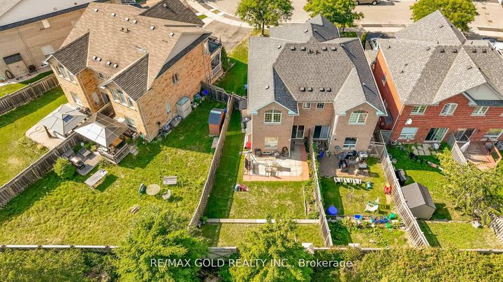Photo 33 at 32 Rubysilver Drive, Vales of Castlemore, Brampton