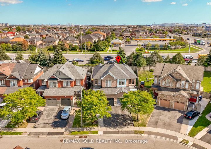 Photo 35 at 32 Rubysilver Drive, Vales of Castlemore, Brampton