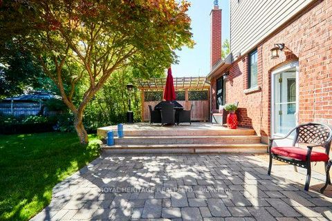 Photo 3 at 35 Glen Muir Drive, Cliffcrest, Toronto