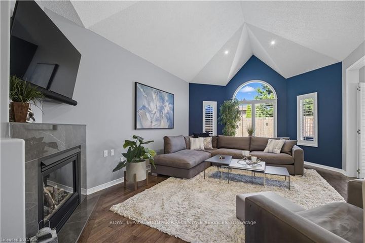 Photo 4 at 4334 Millcroft Park Drive, Rose, Burlington
