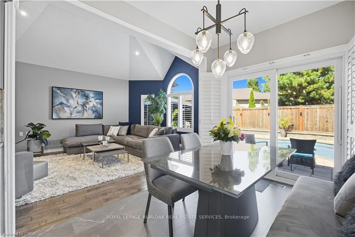 Photo 7 at 4334 Millcroft Park Drive, Rose, Burlington