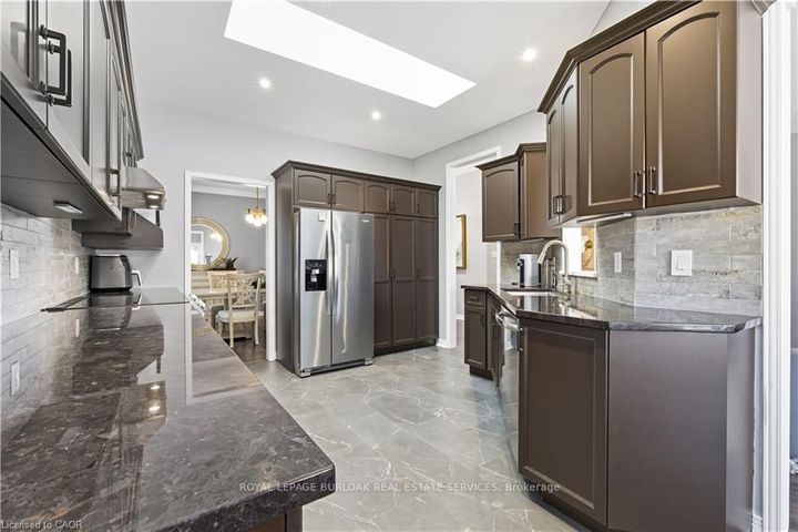 Photo 9 at 4334 Millcroft Park Drive, Rose, Burlington