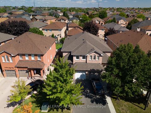 Photo 1 at 19 Ed Quigg Way, Sonoma Heights, Vaughan