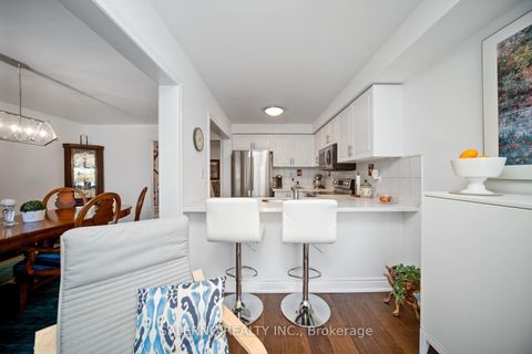 Photo 18 at 19 Ed Quigg Way, Sonoma Heights, Vaughan