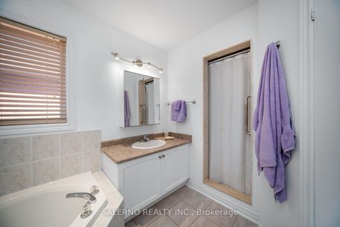 Photo 25 at 19 Ed Quigg Way, Sonoma Heights, Vaughan