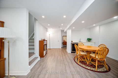 Photo 35 at 19 Ed Quigg Way, Sonoma Heights, Vaughan