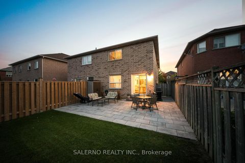 Photo 39 at 19 Ed Quigg Way, Sonoma Heights, Vaughan