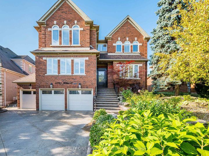 Photo 2 at 5290 Hilton Court, Central Erin Mills, Mississauga