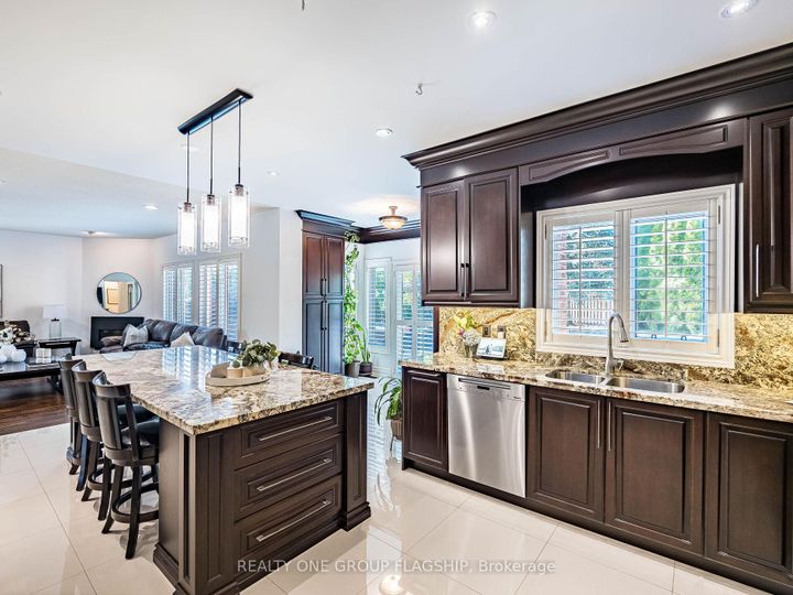 Photo 18 at 5290 Hilton Court, Central Erin Mills, Mississauga