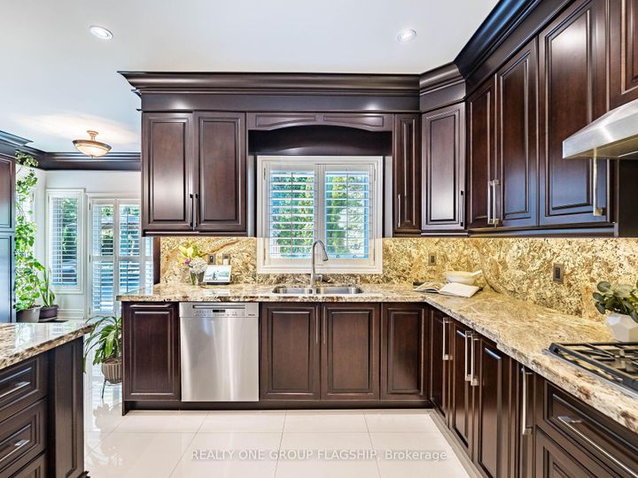 Photo 19 at 5290 Hilton Court, Central Erin Mills, Mississauga