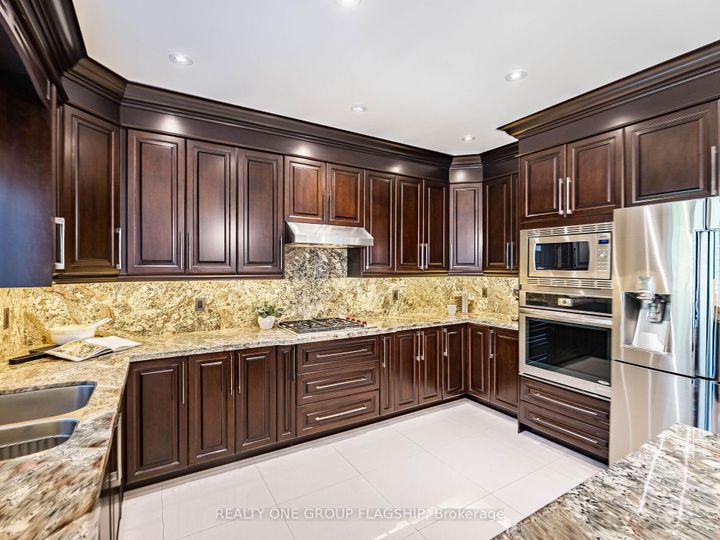 Photo 21 at 5290 Hilton Court, Central Erin Mills, Mississauga