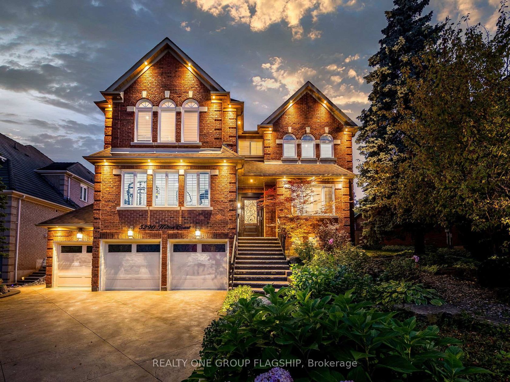 5290 Hilton Court, Central Erin Mills, Mississauga 2