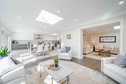 Photo 7 at 28 Cobblestone Drive, Don Valley Village, Toronto