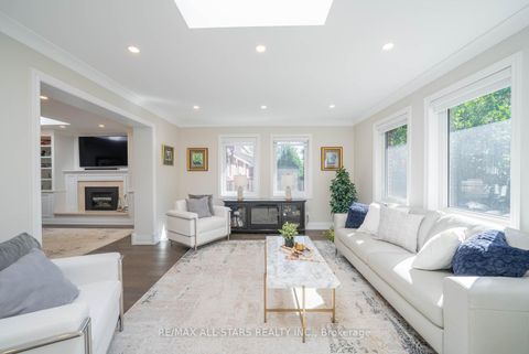 Photo 13 at 28 Cobblestone Drive, Don Valley Village, Toronto