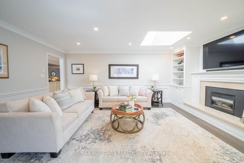 Photo 15 at 28 Cobblestone Drive, Don Valley Village, Toronto
