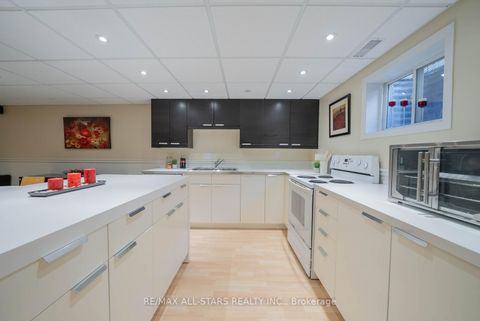 Photo 36 at 28 Cobblestone Drive, Don Valley Village, Toronto