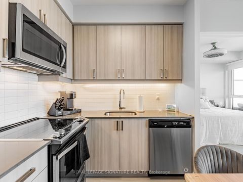 Photo 10 at 1114 - 7895 Jane Street, Concord, Vaughan