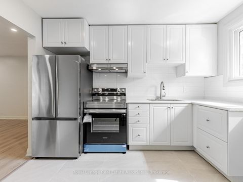 Photo 1 at 273 Bluegrass Boulevard, Crosby, Richmond Hill