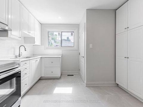 Photo 2 at 273 Bluegrass Boulevard, Crosby, Richmond Hill