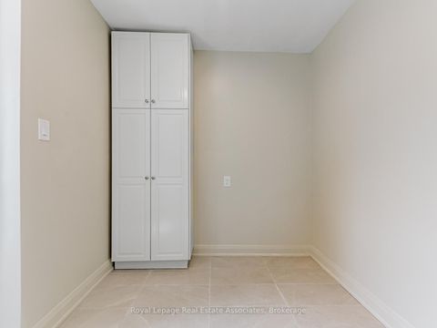 Photo 3 at 273 Bluegrass Boulevard, Crosby, Richmond Hill Photo 3 at 273 Bluegrass Boulevard, Crosby, Richmond Hill