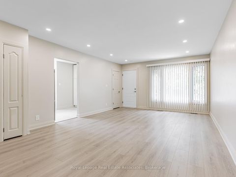 Photo 6 at 273 Bluegrass Boulevard, Crosby, Richmond Hill