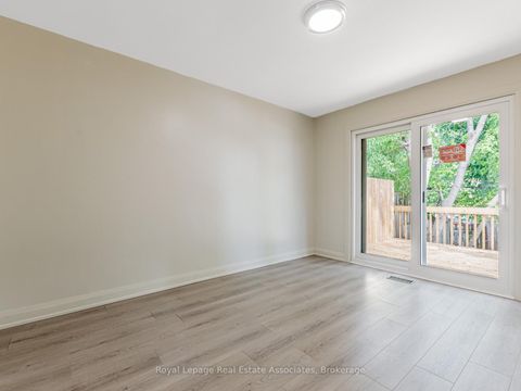 Photo 10 at 273 Bluegrass Boulevard, Crosby, Richmond Hill Photo 10 at 273 Bluegrass Boulevard, Crosby, Richmond Hill