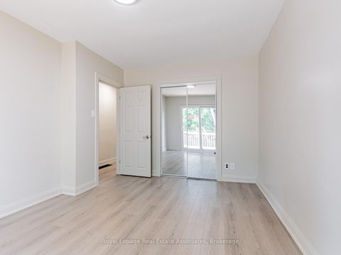 Photo 11 at 273 Bluegrass Boulevard, Crosby, Richmond Hill Photo 11 at 273 Bluegrass Boulevard, Crosby, Richmond Hill