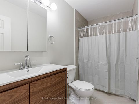 Photo 12 at 273 Bluegrass Boulevard, Crosby, Richmond Hill Photo 12 at 273 Bluegrass Boulevard, Crosby, Richmond Hill