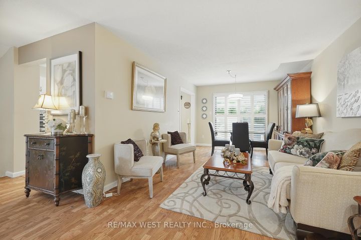 Photo 10 at 3060 Ilomar Court, Meadowvale, Mississauga