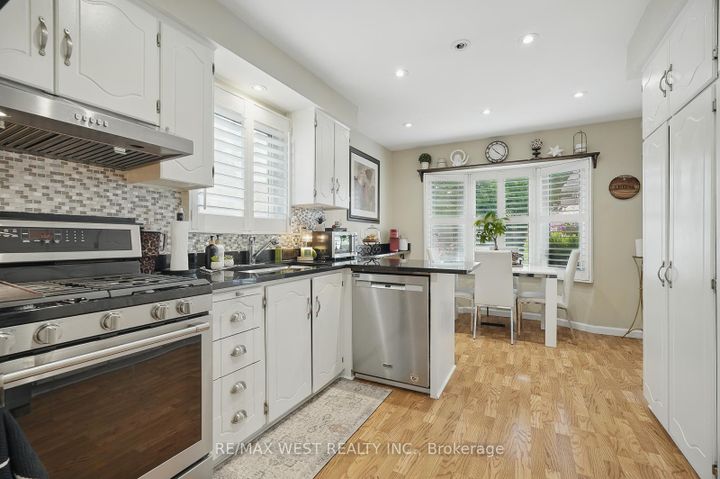 Photo 14 at 3060 Ilomar Court, Meadowvale, Mississauga