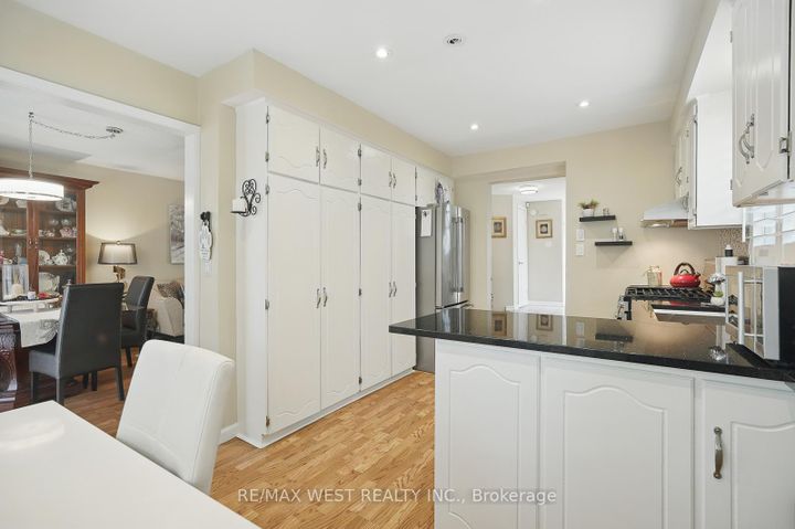 Photo 18 at 3060 Ilomar Court, Meadowvale, Mississauga