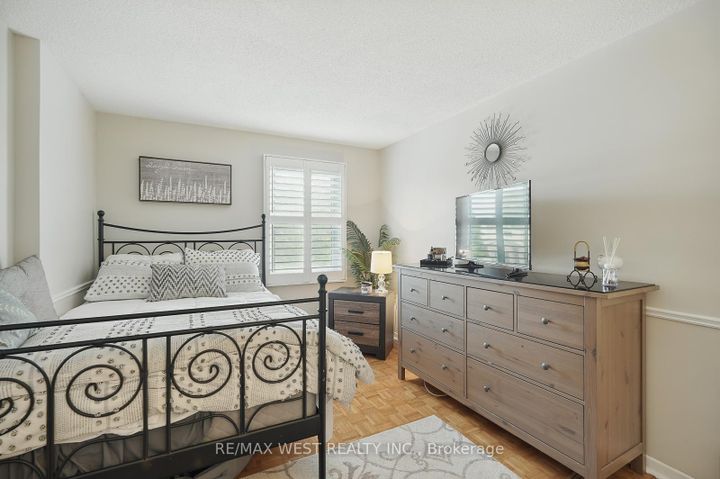 Photo 27 at 3060 Ilomar Court, Meadowvale, Mississauga