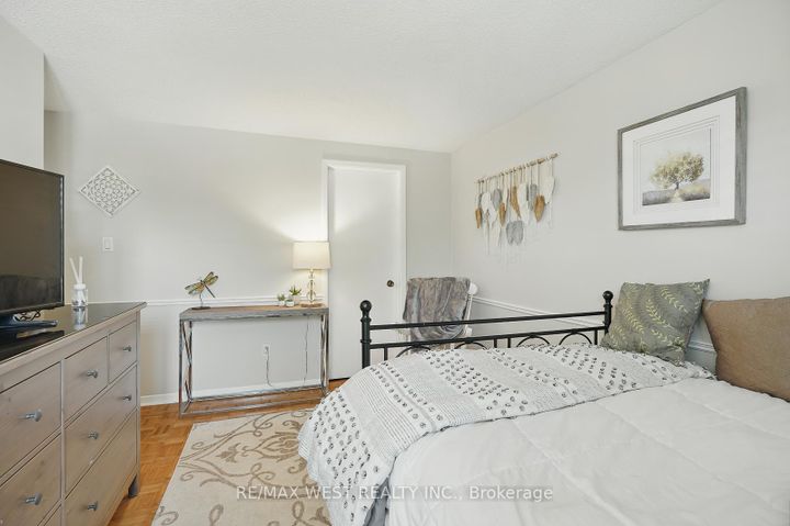 Photo 28 at 3060 Ilomar Court, Meadowvale, Mississauga
