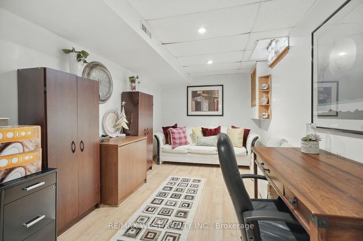 Photo 33 at 3060 Ilomar Court, Meadowvale, Mississauga