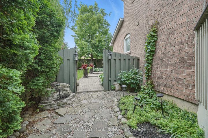 Photo 34 at 3060 Ilomar Court, Meadowvale, Mississauga