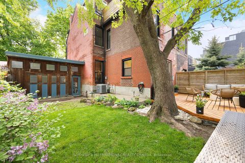 Photo 1 at 54 Stanley Terrace Avenue, Niagara, Toronto