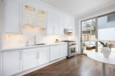 Photo 7 at 54 Stanley Terrace Avenue, Niagara, Toronto