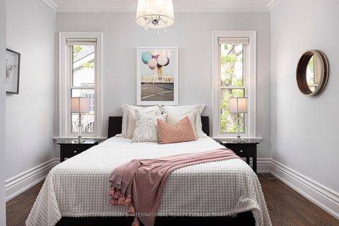Photo 13 at 54 Stanley Terrace Avenue, Niagara, Toronto
