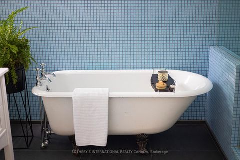 Photo 20 at 54 Stanley Terrace Avenue, Niagara, Toronto
