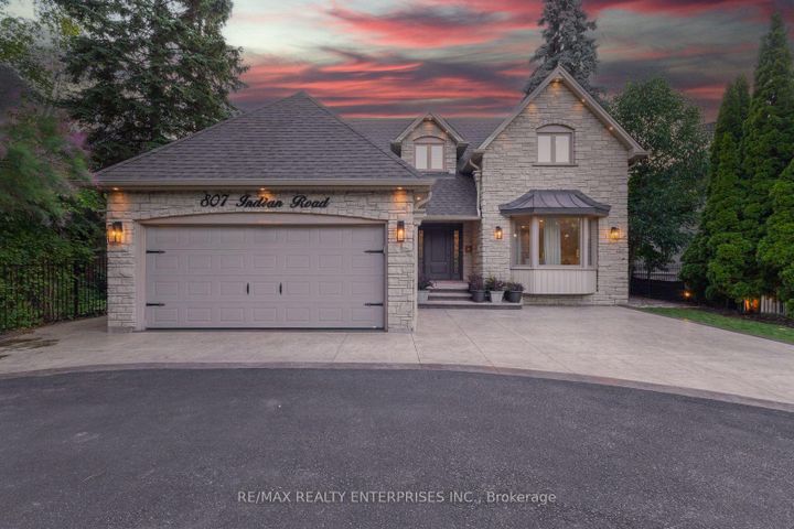 Photo 1 at 807 Indian Road, Lorne Park, Mississauga
