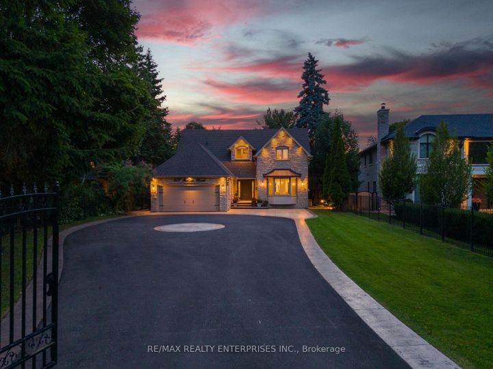 Photo 2 at 807 Indian Road, Lorne Park, Mississauga
