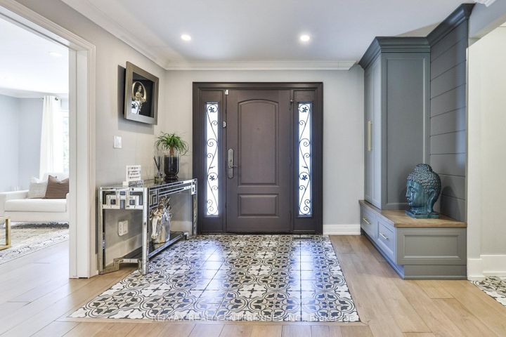 Photo 5 at 807 Indian Road, Lorne Park, Mississauga