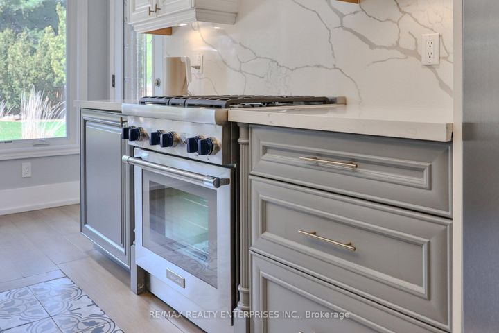 Photo 13 at 807 Indian Road, Lorne Park, Mississauga