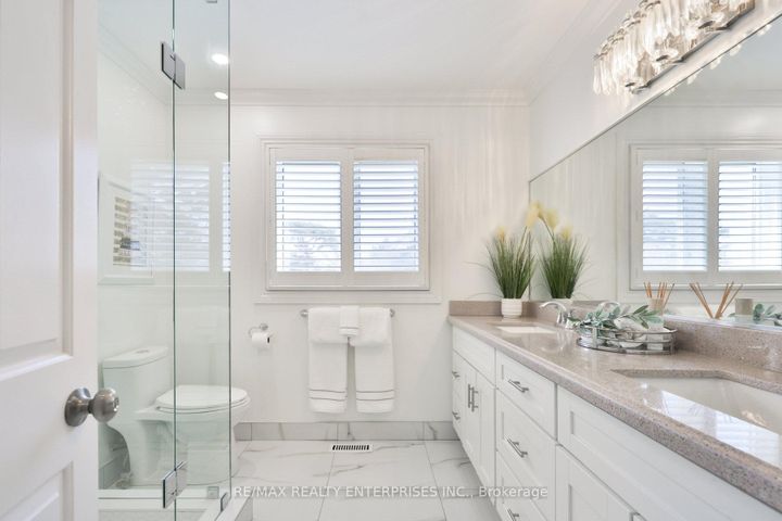 Photo 26 at 807 Indian Road, Lorne Park, Mississauga