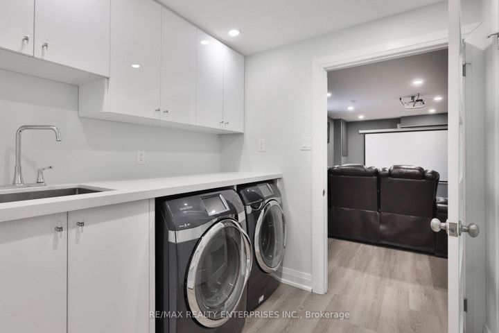 Photo 36 at 807 Indian Road, Lorne Park, Mississauga